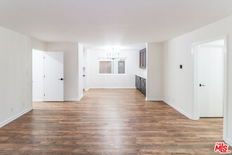 2602 Carnegie Ln in Redondo Beach, CA - Building Photo - Building Photo