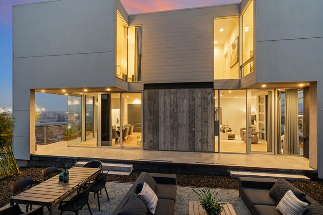 147 Bronte St in San Francisco, CA - Foto de edificio - Building Photo