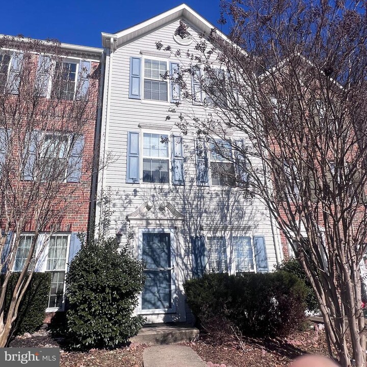 6731 Stone Maple Terrace in Centreville, VA - Building Photo