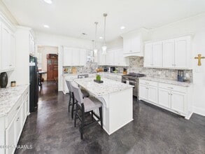 130 Dove Cir in Lafayette, LA - Building Photo - Building Photo