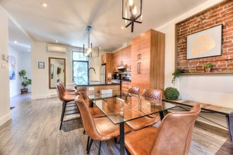 3833 R. Saint-Denis in Montréal, QC - Building Photo - Building Photo