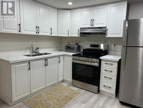 118 Archdekin Dr in Brampton, ON - Building Photo - Building Photo