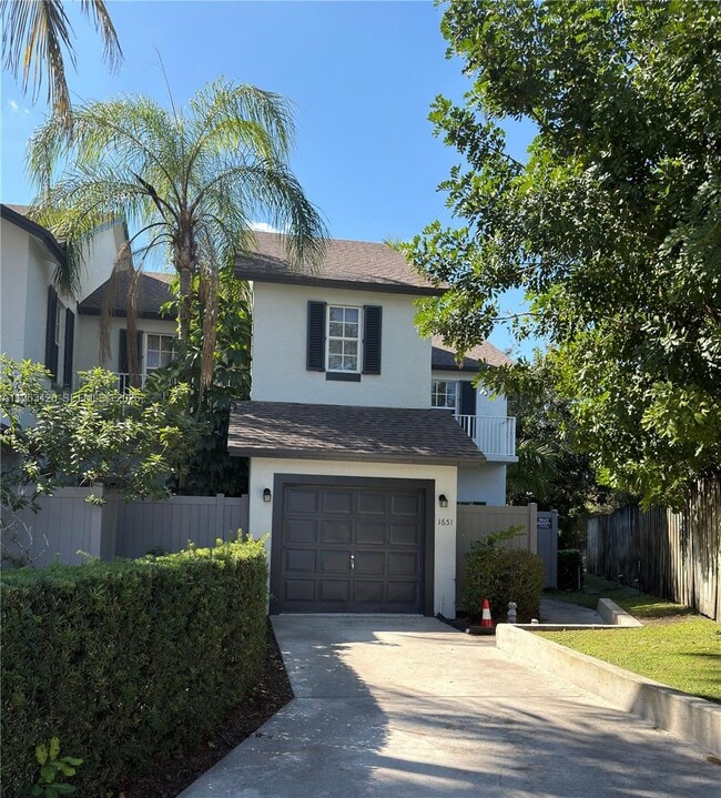 property at 1651 Hawthorne Pl