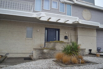 106 Oceanfront in Lavallette, NJ - Building Photo - Building Photo