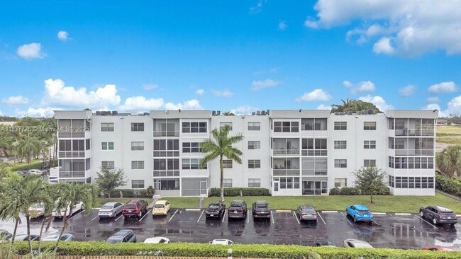 property at 2998 Sunrise Lakes Dr W