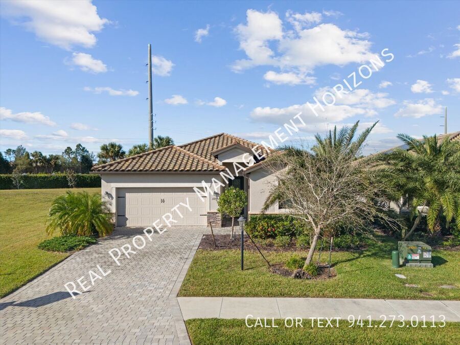 17238 Blue Rdg Pl in Bradenton, FL - Building Photo