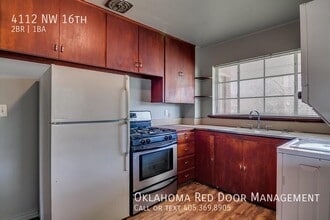 4112 NW 16th St in Oklahoma City, OK - Foto de edificio - Building Photo