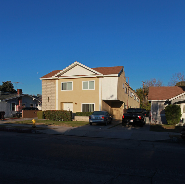 403 Thompson Ave in Glendale, CA - Building Photo