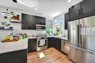 12311 15th Ave NE in Seattle, WA - Building Photo - Building Photo
