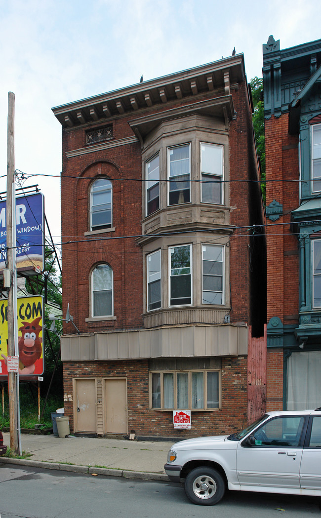 575 Congress St in Troy, NY - Building Photo - Building Photo