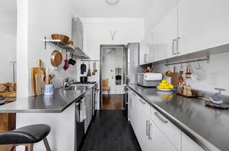 87 E 2nd St in New York, NY - Building Photo - Building Photo