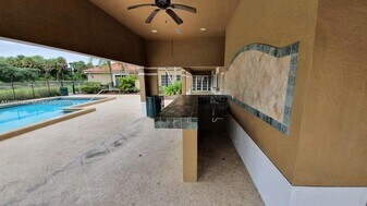 1251 Benoist Farms Rd, Unit 304 in West Palm Beach, FL - Building Photo