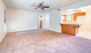 1175 Pontiac Ave in Clovis, CA - Building Photo - Building Photo