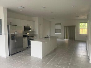 204 SE 10th St in Florida City, FL - Building Photo - Building Photo