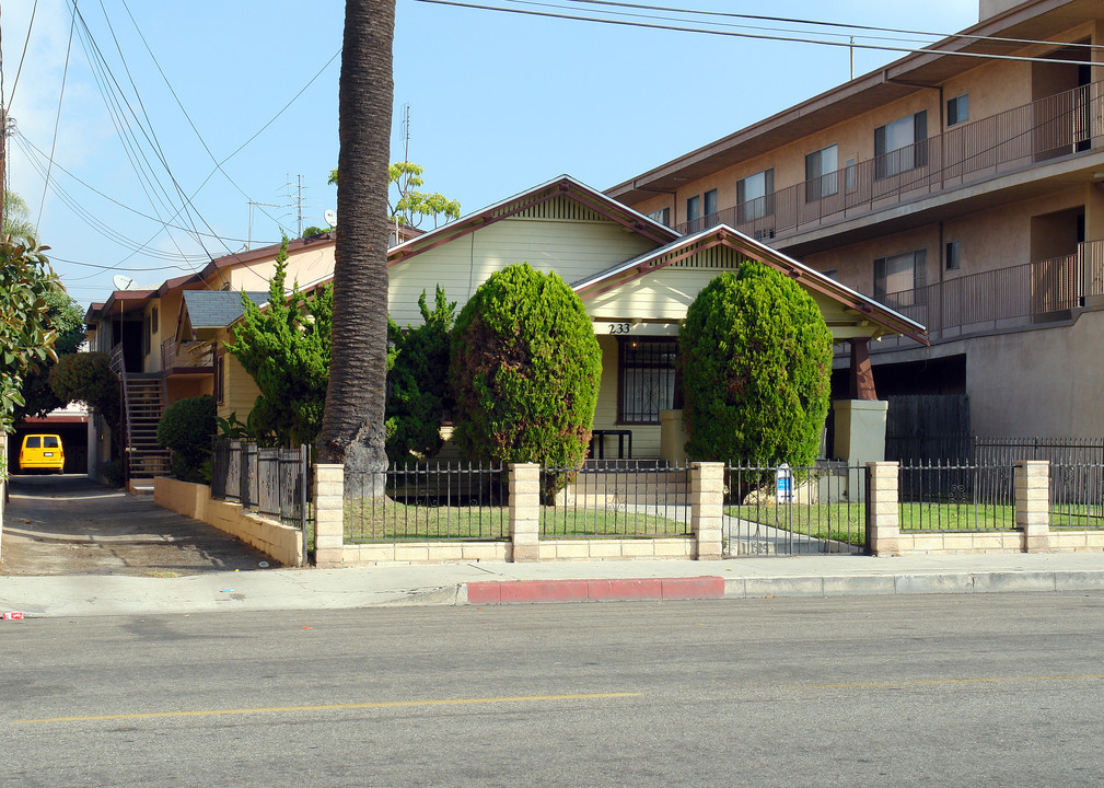 233 W Queen St in Inglewood, CA - Foto de edificio