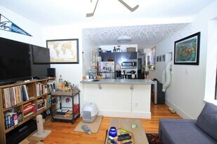 2831 W Girard Ave in Philadelphia, PA - Building Photo