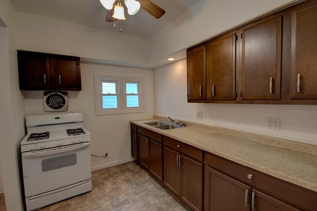 2504 7th Ave in Rock Island, IL - Building Photo - Building Photo