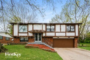 5707 Hidden Cove Ln in Florissant, MO - Building Photo