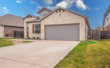 8021 Arezzo Dr in Round Rock, TX - Building Photo - Building Photo