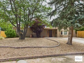 1605 Caminito Monica in Santa Fe, NM - Building Photo