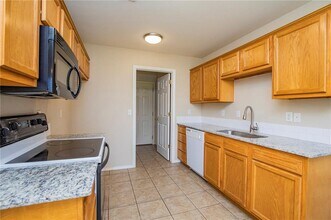 6405 SW Meadow Well Ave in Bentonville, AR - Building Photo - Building Photo