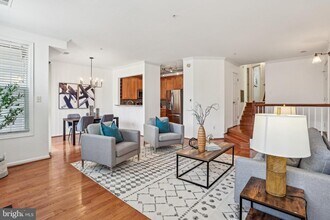 4691 Longstreet Ln in Alexandria, VA - Building Photo - Building Photo