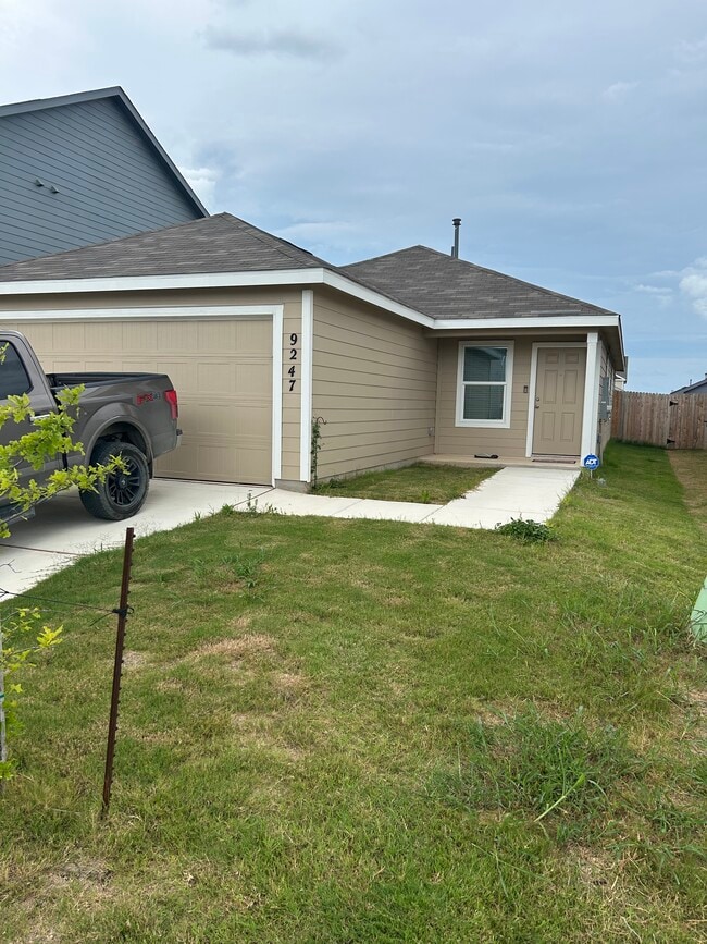 9247 Saint Jerome in New Berlin, TX - Building Photo - Building Photo