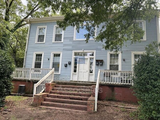 property at 738 W Poplar St