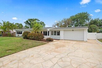 470 Watts Way in Cocoa Beach, FL - Building Photo - Building Photo