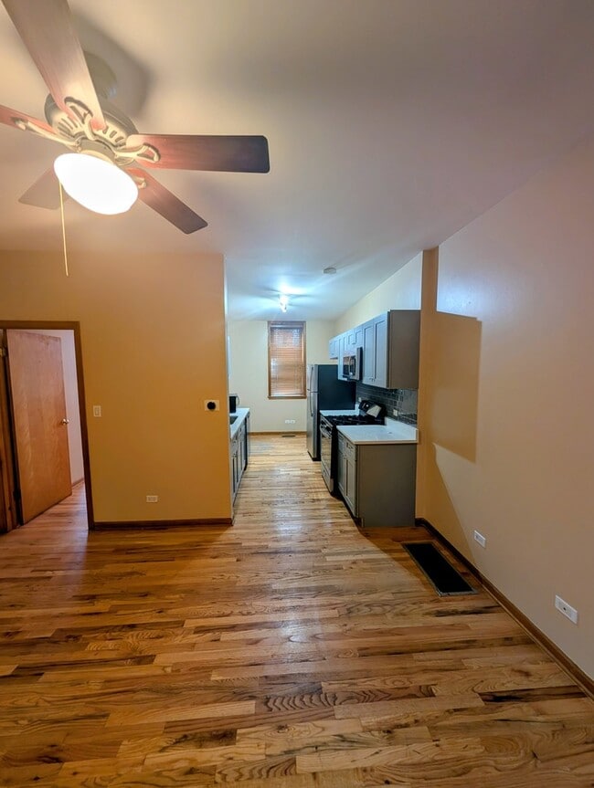 1852 W Thomas St in Chicago, IL - Building Photo - Building Photo