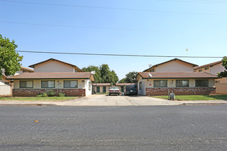 Evergreen Apartments in Merced, CA - Building Photo - Building Photo