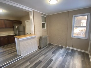 6501 S Maplewood Ave-Unit -6501-1 in Chicago, IL - Building Photo - Building Photo