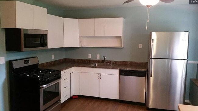 2902 Lawndale Dr in Champaign, IL - Building Photo - Building Photo