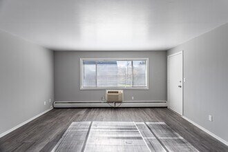 Woodbridge Heights in Newington, CT - Building Photo - Interior Photo