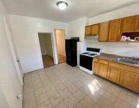 114 Marshall St in Elizabeth, NJ - Building Photo - Building Photo