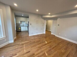 374 Oxford St-Unit -1 in Cambridge, MA - Building Photo - Building Photo
