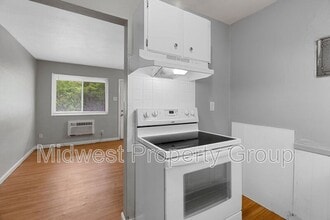 3716 Geraldine Ave in St. Ann, MO - Foto de edificio - Building Photo