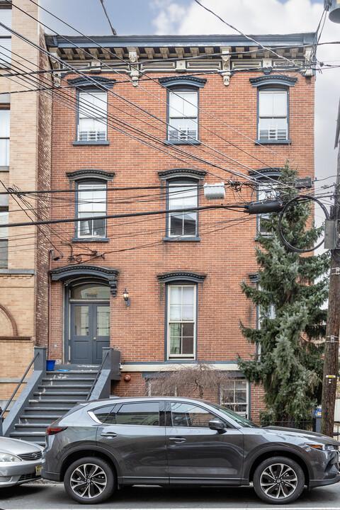 321 8th St in Jersey City, NJ - Foto de edificio