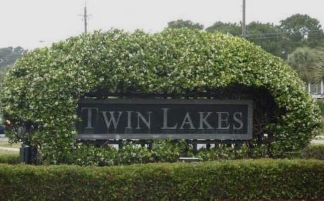 property at 271 Twin Lakes Ln
