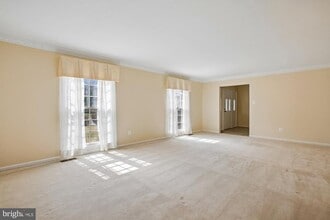 6604 Tina Ln in McLean, VA - Building Photo - Building Photo