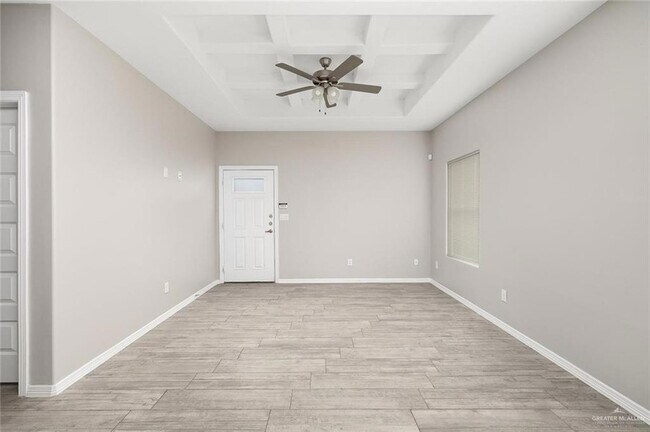 1722 E Davenport St, Unit 4 in Weslaco, TX - Foto de edificio - Building Photo