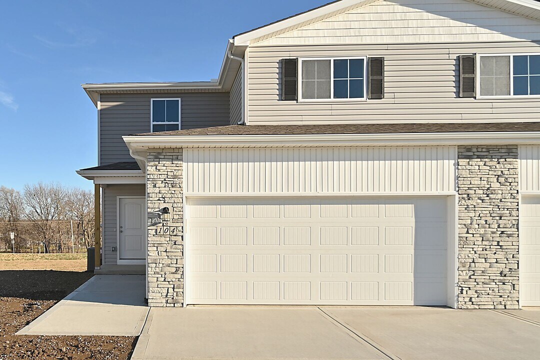 102-104 Ryan Ct in Platte City, MO - Building Photo