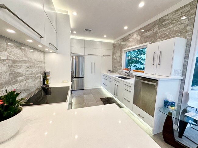 2315 24th St in Santa Monica, CA - Foto de edificio - Building Photo