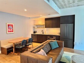 48 East Ave in Austin, TX - Building Photo