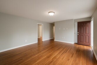 582 Boyds Dr SE in Marietta, GA - Foto de edificio - Building Photo