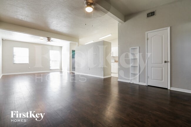 21435 Gibralter Dr in Port Charlotte, FL - Building Photo - Building Photo