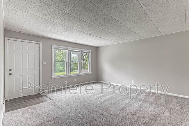 7410 E 57th St in Kansas City, MO - Building Photo - Building Photo