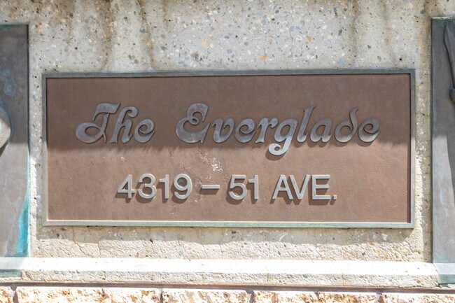 The Everglade in Red Deer, AB - Building Photo - Building Photo