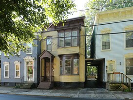 236 Green St in Schenectady, NY - Building Photo