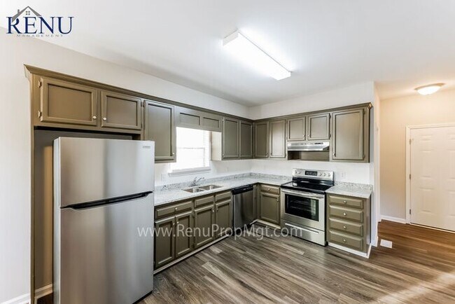 130 Ashford Ln photo'
